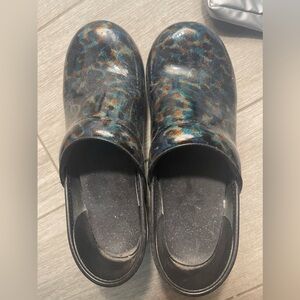 EUC Dansko limited edition clogs